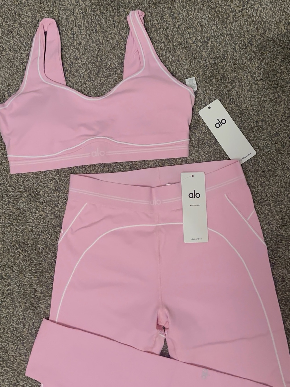 ALO Yoga Pink Bra and leggings set Size XL